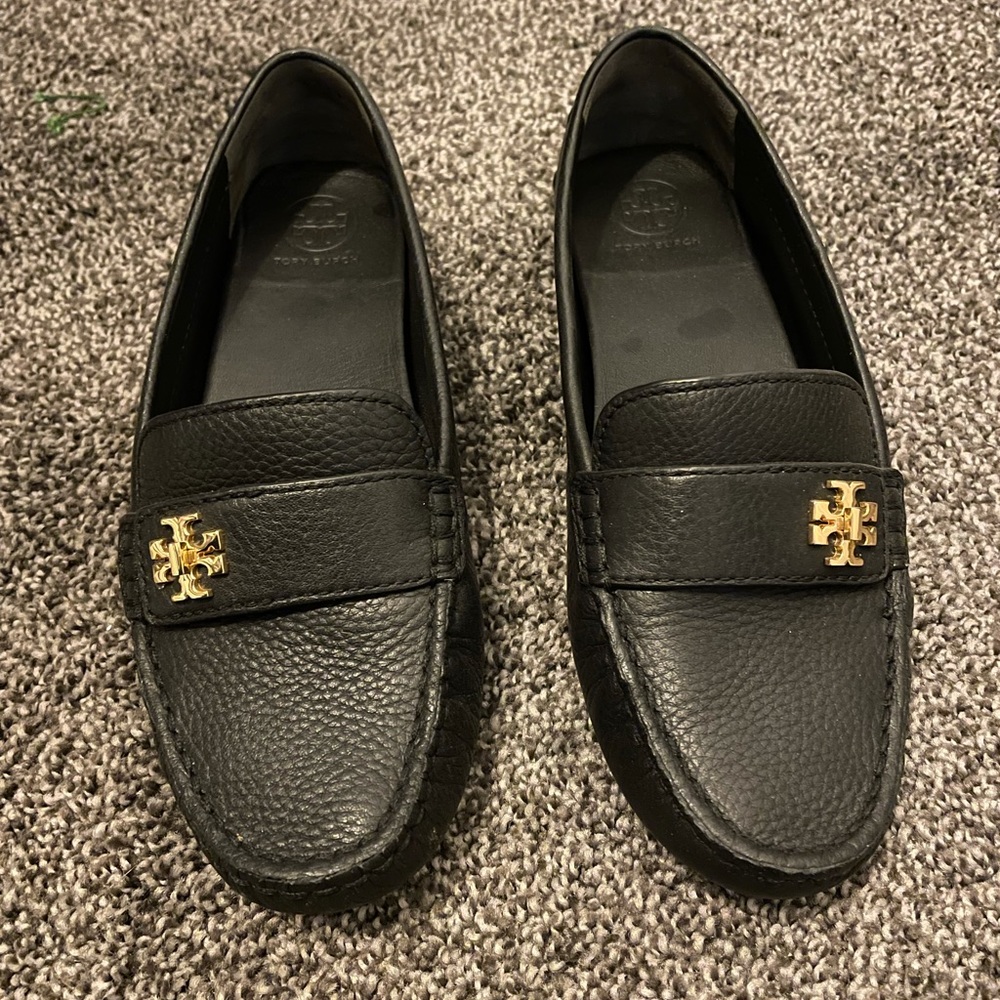 Never worn Tory Burch loafer